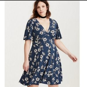 Floral skater dress with plunge neckline 3x
